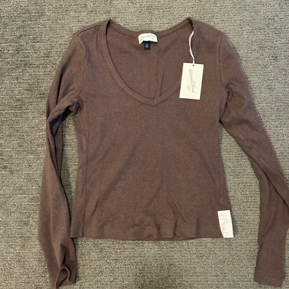 NWT Universal Thread ribbed long sleeve vneck